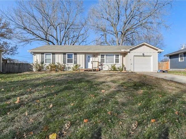 1012 W Fairwood Ln, Olathe, KS 66061