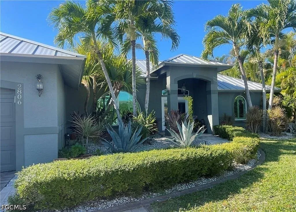 3 bed, 2.0 bath, 1763 sqft, $3,500 — Photo 2