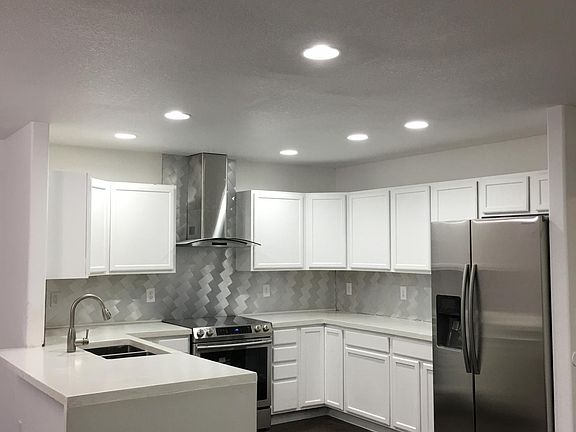 2nd image of 1833 Estates Dr Unit B