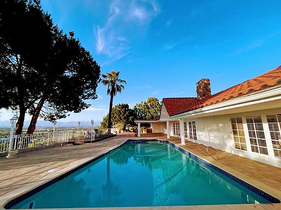 Stunning Panoramic Views of the San Fernando Valley