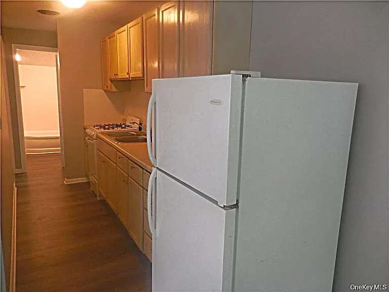 41 Willow Ave — Photo 11