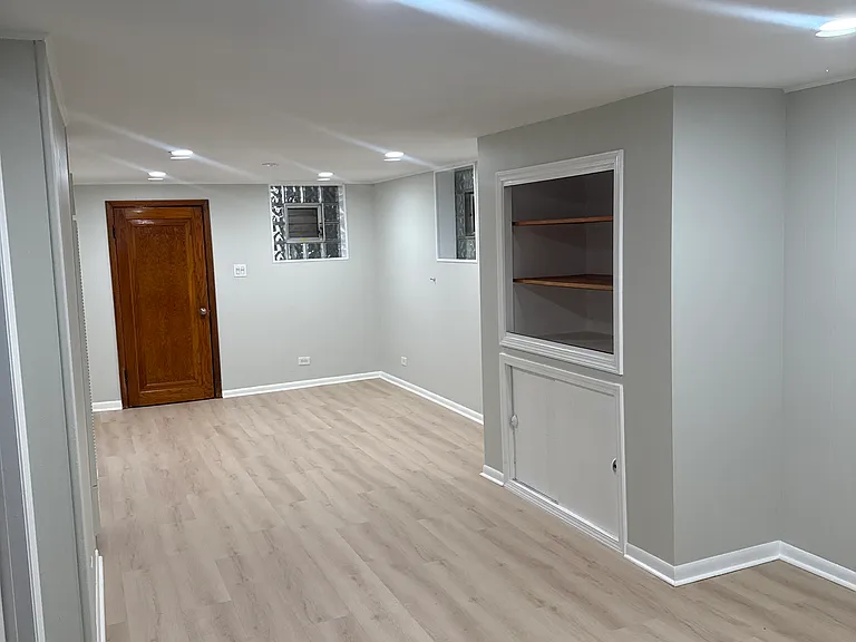2341 W 24th St #BASEMENT — Photo 9
