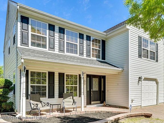 2nd image of 147 Blue Sea Ln