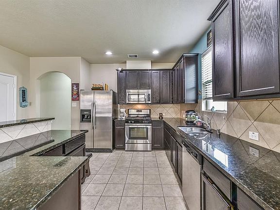4th image of 1308 Ainsley Way