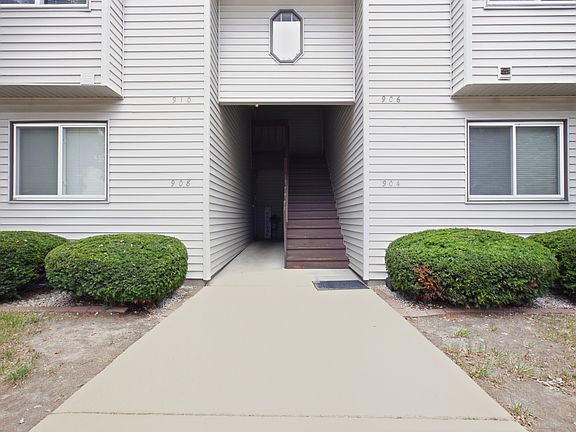2nd image of 904 Kara Dr #904