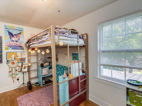 lexington-kentucky-2093667214 picture