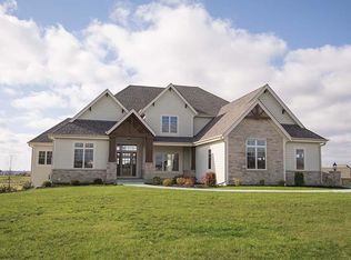 1683 Whistling Hill Cir, Hartland, WI 53029