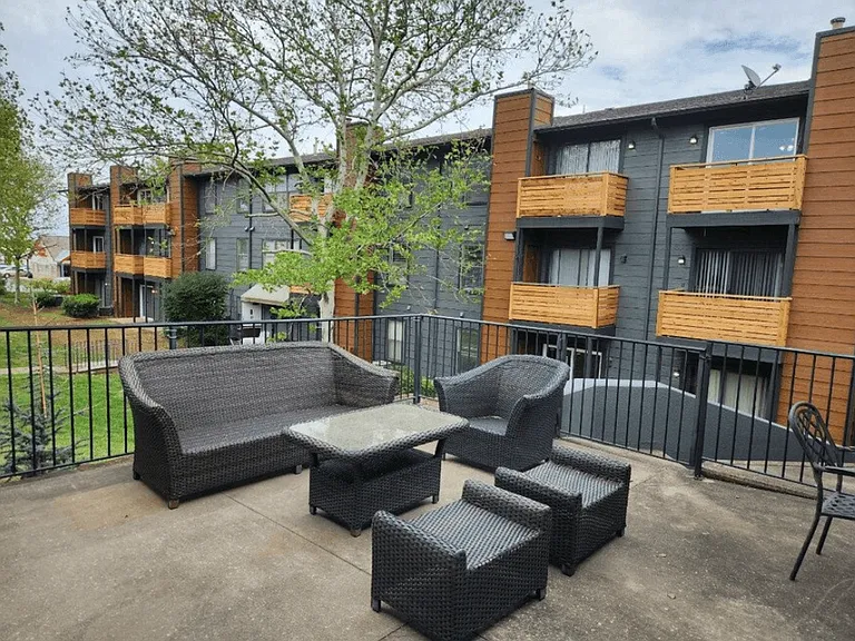 The Lodge Apartments — Photo 18
