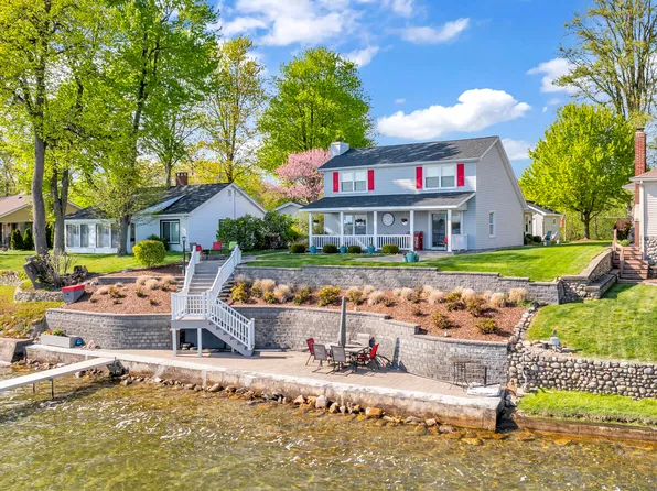 1577 Wamplers Lake Rd, Brooklyn, MI 49230