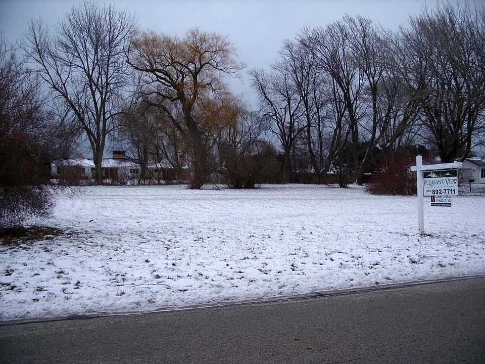 2nd image of .47 Acres N 6th St