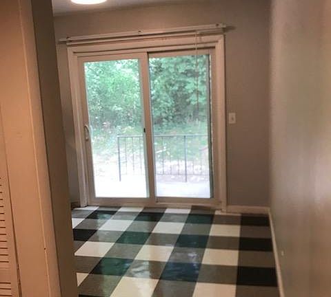 entry to kitchen, access to back patio