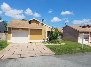 1010 SW 109th Ave, Pembroke Pines, FL 33025