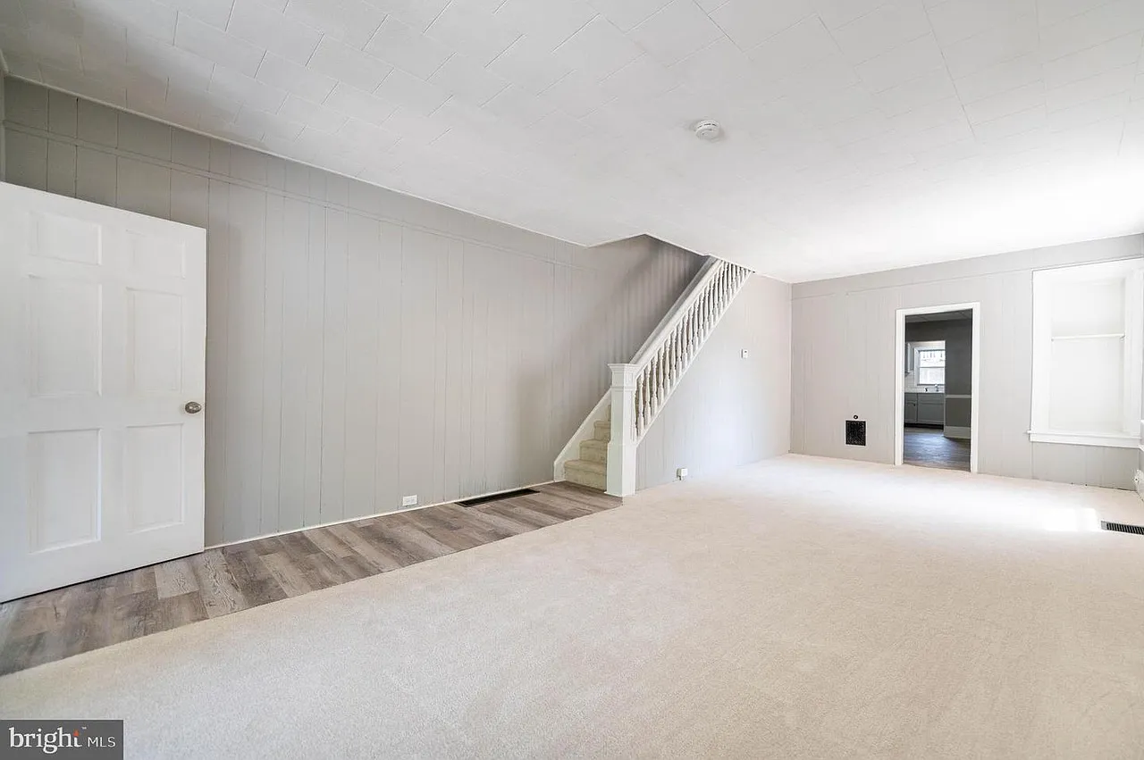 5 bed, 1900 sqft, $2,195 — Photo 1