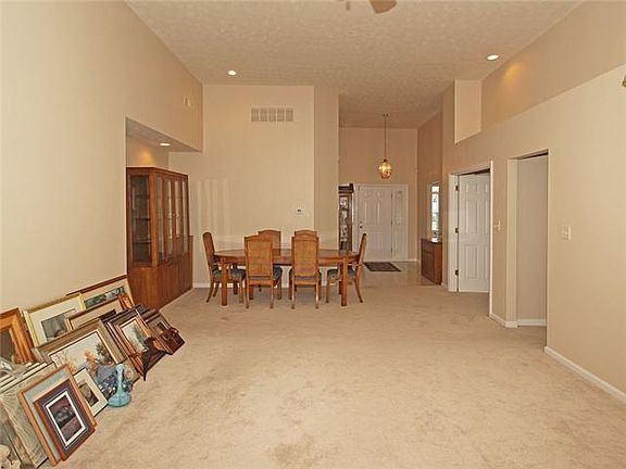 4th image of 9663 Woodsong Ln