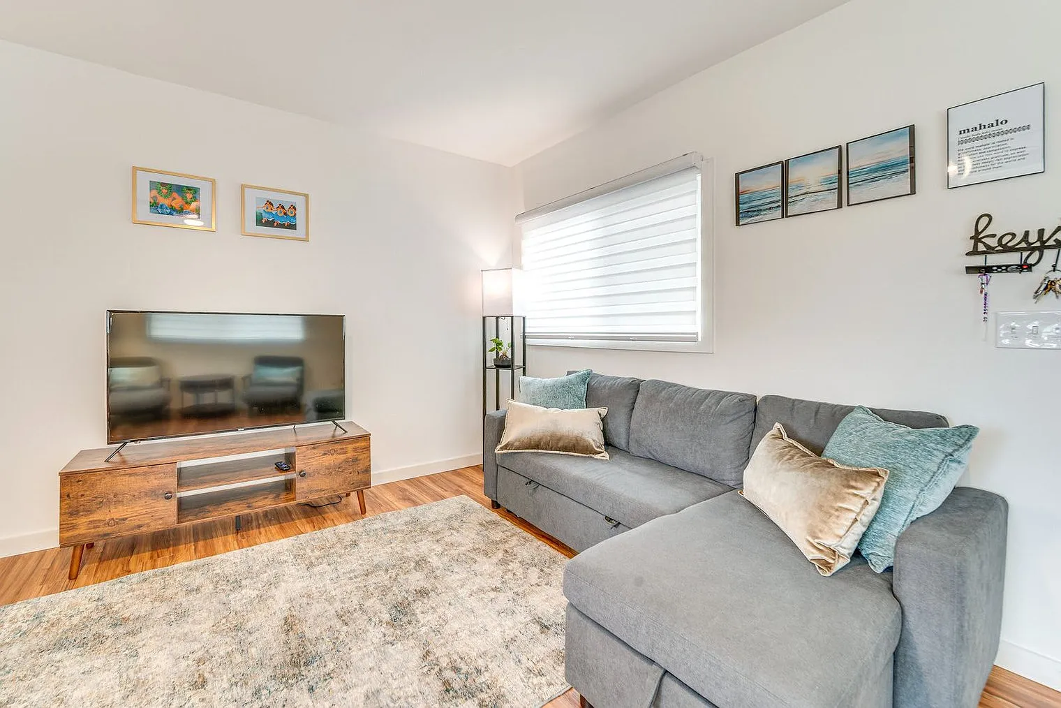 2 bed, 1.0 bath, 710 sqft, $4,063 — Photo 2