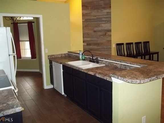 4th image of 203 Wild Grape Dr #7