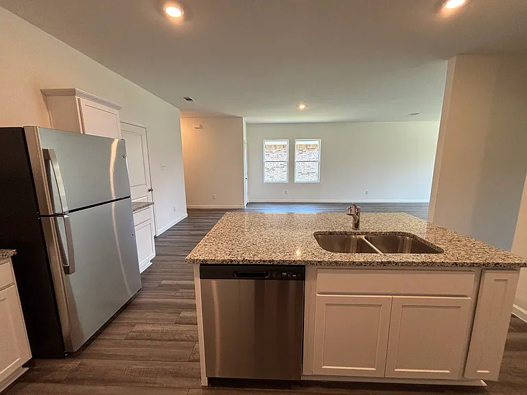 5511 Hastings Ln — Photo 8