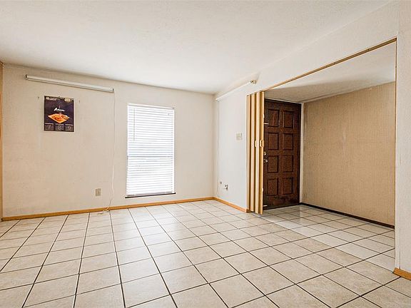 3rd image of 2933 High Plateau Dr