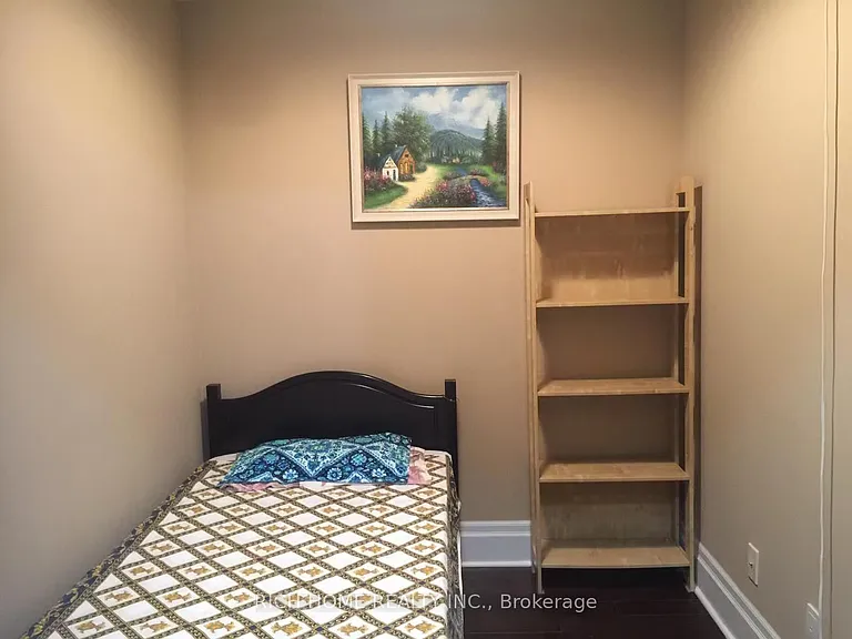 21 Upper Duke Cres #312 — Photo 16