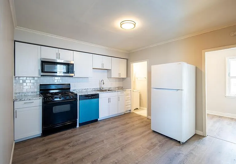 53 Main St #3 — Photo 3