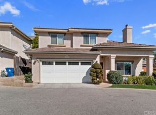 11836 Apple Grove Ln, Sylmar, CA 91342