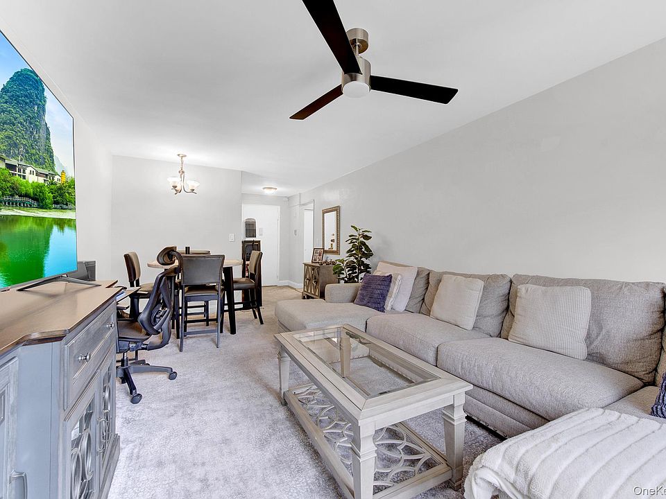 1st image of 3 Birchwood Court #3H