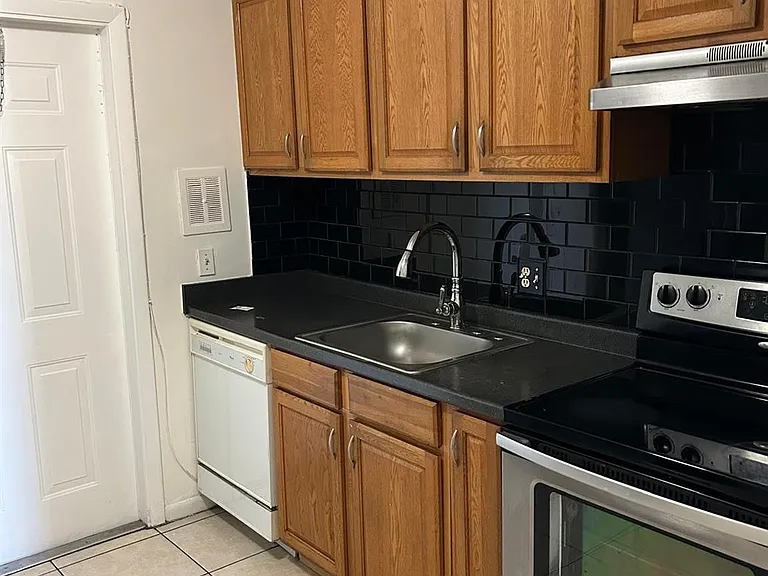 850 E Commercial Blvd #210A — Photo 7