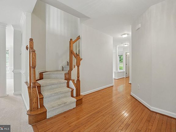 3rd image of 538 Colony Ct