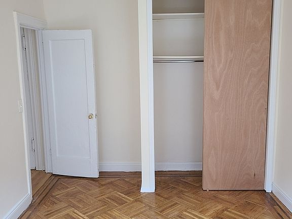 4th image of 3021 Brighton 13 St #B10