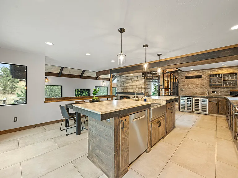 2350 Linden Dr — Photo 47