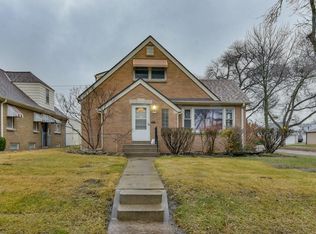 3272 S 26th St, Milwaukee, WI 53215