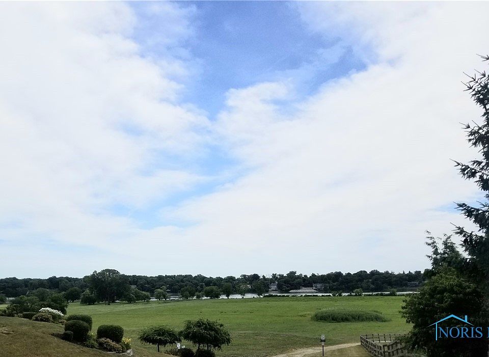 2nd image of 335 River Bend Ln