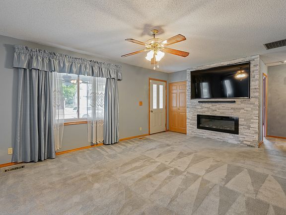 5th image of 4264 Meadowlark Ct