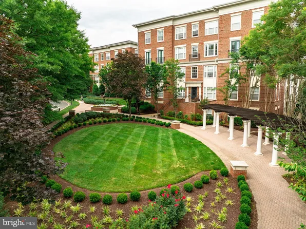 31 Booth St Unit 351, Gaithersburg, MD 20878