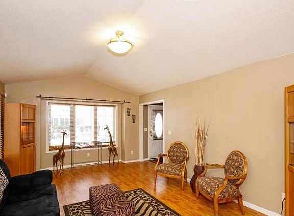 5th image of 1328 Knox Ave N