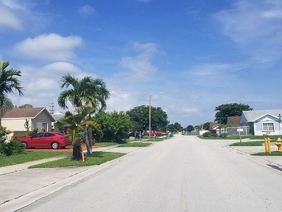 4th image of 3218 NW 203rd St