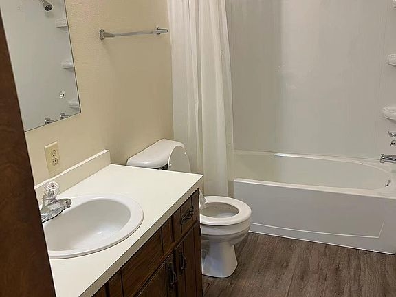 5th image of 36 N Pindwood Ln APT 2S