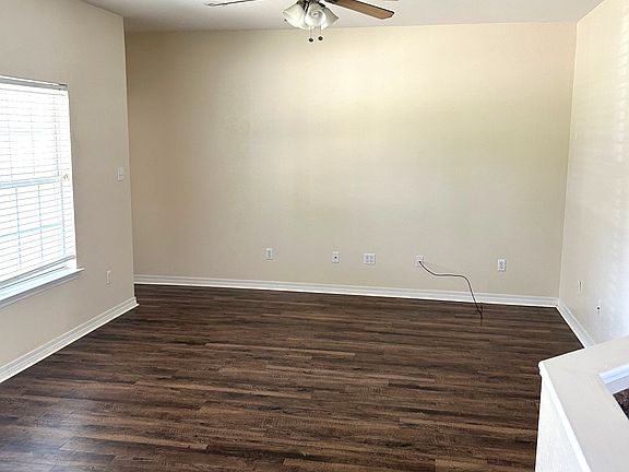 3rd image of 631 Hardy Ave