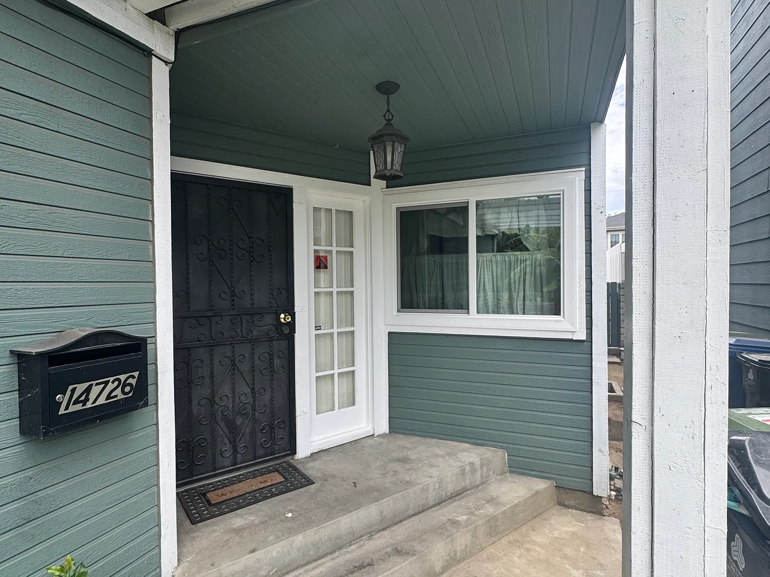 3 bed, 2.5 bath, 1831 sqft, $3,850 — Photo 3