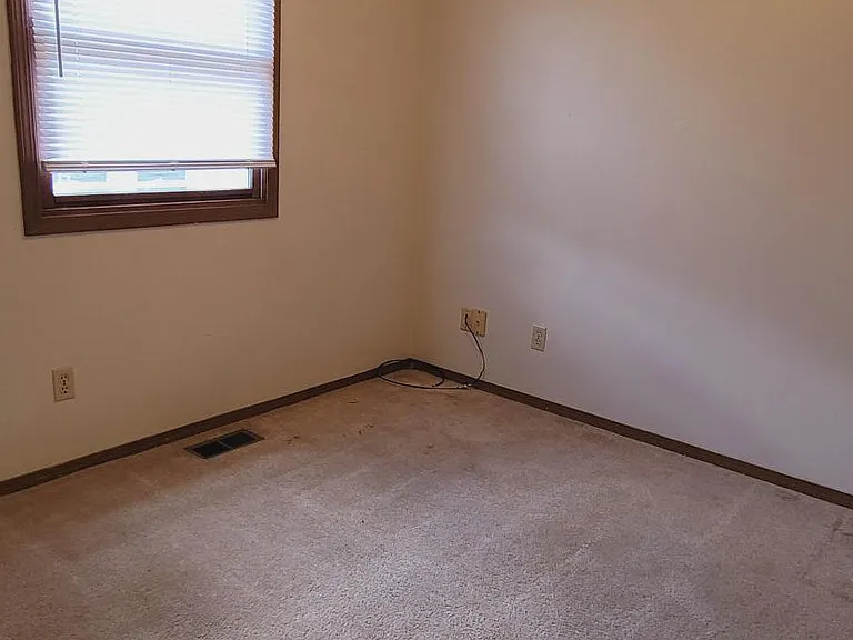 406 W Mill St #4 — Photo 6