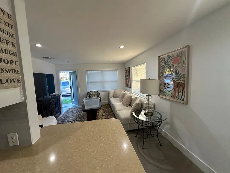 300 Central Dr — Photo 5