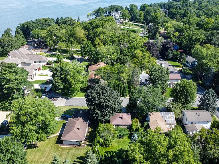 1404 Wyldhaven Ave — Photo 49