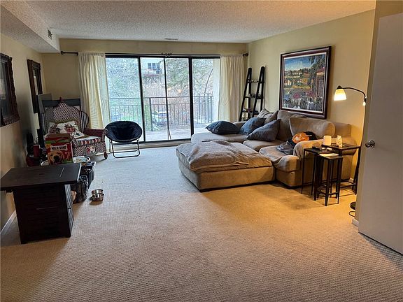 5th image of 181 Bay Village Dr