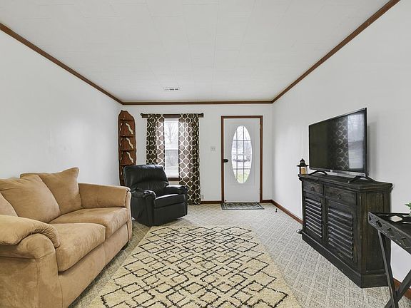 2nd image of 5221 Lakeview Dr