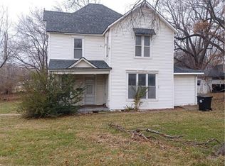 303 Jeffreys St, Pleasant Hill, MO 64080