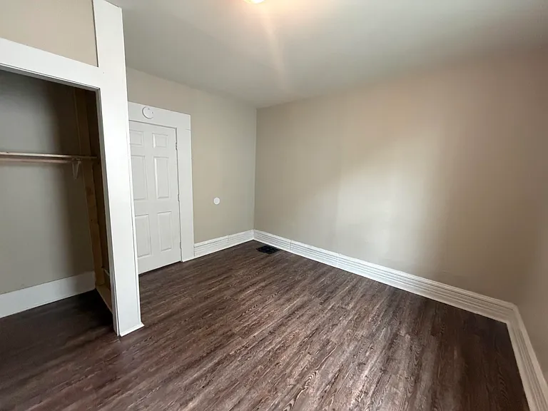 409 W Woodbury St #W — Photo 13