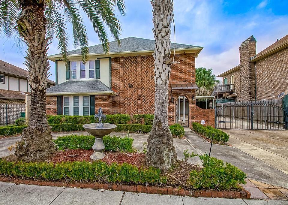 1st image of 4804 Chateau Dr