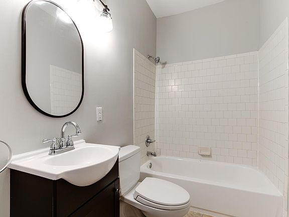 3rd image of 3112 North Ave APT A