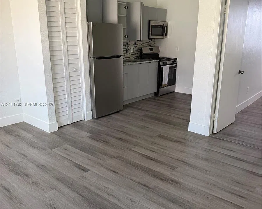 2160 Bay Dr #1-5