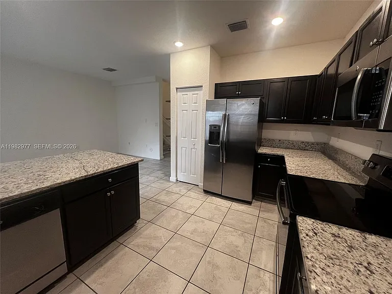 11989 SW 150th Pl — Photo 3